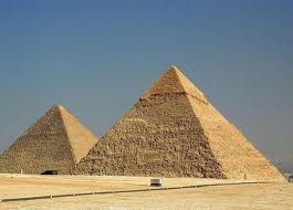 только благодаря пирамидам, туристический бизнес в Египте процветает