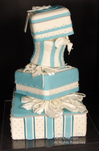 поддельный свадебный торт