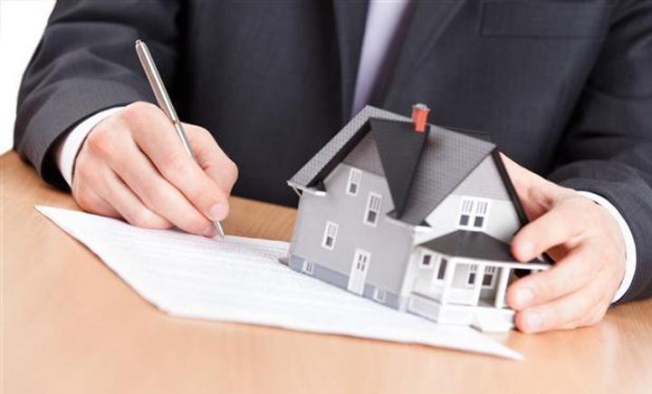 Подписание договора на ипотеку